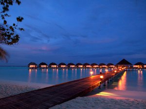 安卓风景 旅游 马尔代夫 度假 沙滩 栈桥 夜景手机壁纸