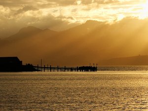 安卓风景 落日 夕阳 晚霞 湖泊 湖面 光线手机壁纸