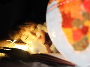 安卓海德娜娜 拥抱微光世界 美女 可爱 诱惑 微笑 360宝贝手机壁纸