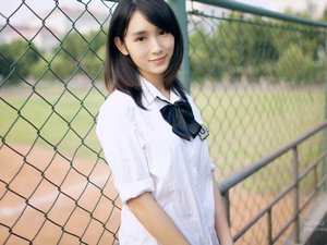 安卓美女 可爱 诱惑 迷人 电眼 触电手机壁纸