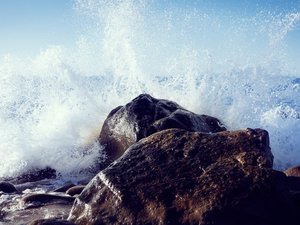 安卓岩石 海水 海边 风景 海浪 波浪手机壁纸