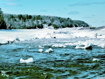 风景 雪景 河流