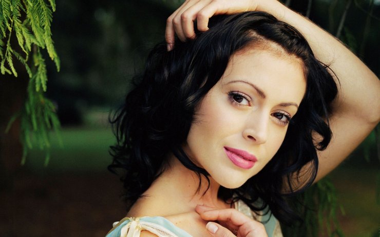 安卓手机Alyssa Milano 艾丽莎·米兰诺高清壁纸